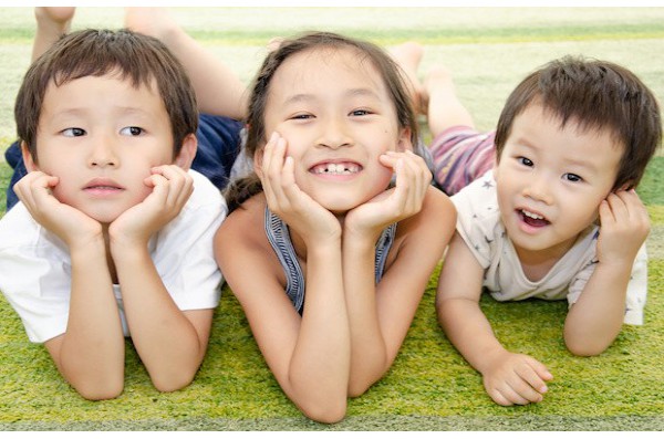 5歳児の室内遊びのねらいは 集団遊びや手遊びなどおすすめの室内遊びを紹介 求人 派遣などの総合保育サービス 明日香 5歳児の室内遊びのねらいは 集団遊びや手遊びなどおすすめの室内遊びを紹介 求人 派遣などの総合保育サービス 明日香